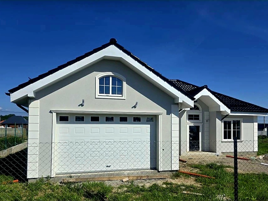 Секционные ворота DoorHan в Махачкале с установкой