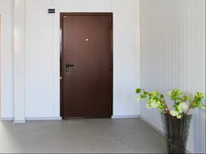 Предлагаем входные железные двери в квартиру DoorHan ЭКО 980х2050 в Махачкале по выгодной цене